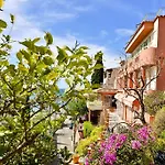 Les Galets Et Hotel Bandol