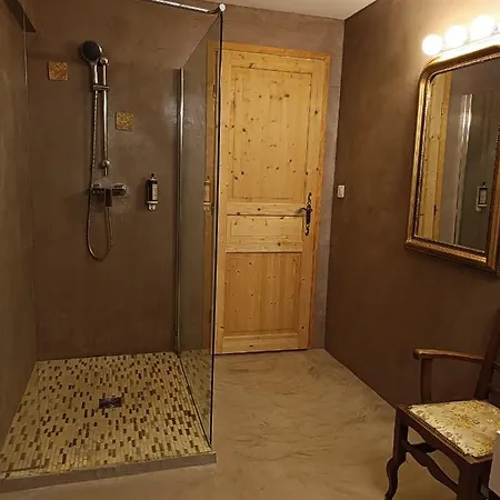 Les Galets Et 3* בנדול